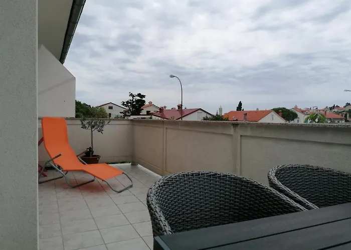 Apartment And Room Guscic