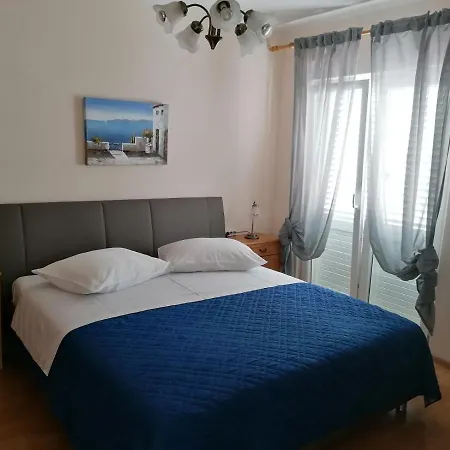 Apartment And Room Guscic Rab Town Exterior photo